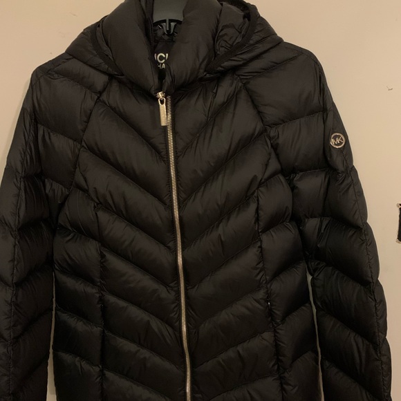 Michael Kors Jackets & Blazers - Super Cute Michael Kors packable puffer Jacket NWT